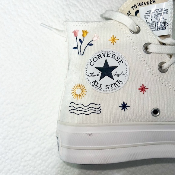 Converse Chuck Taylor All Star Lift Platform ‘It’s Okay To Wonder’ | 8 - Picture 10 of 13